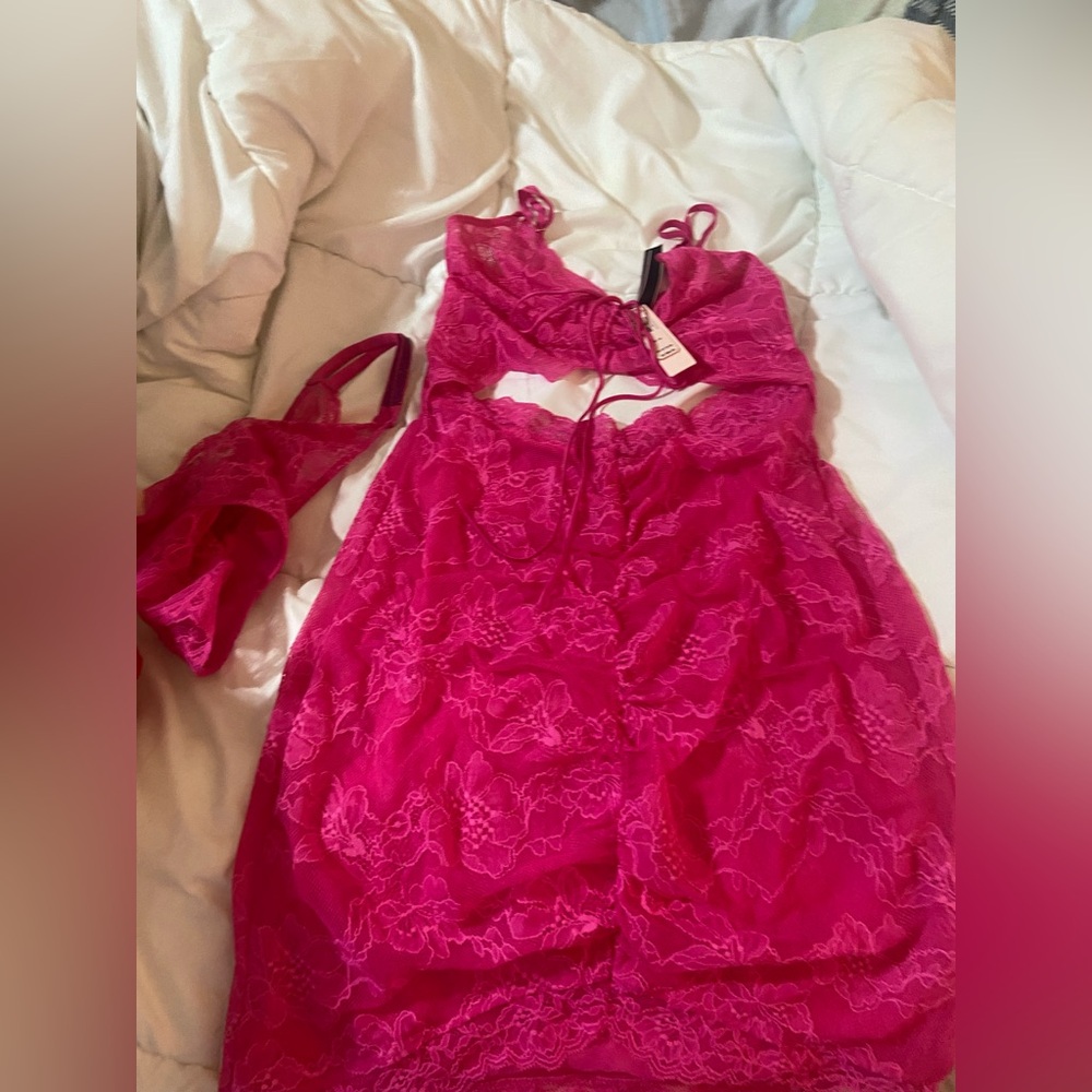 Victoria Secret - Picture 5 of 5